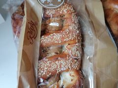 -红宝石·鲜奶小方·海派西点房(南丹店)
