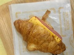 火腿芝士可颂-星巴克(深圳音乐厅店)