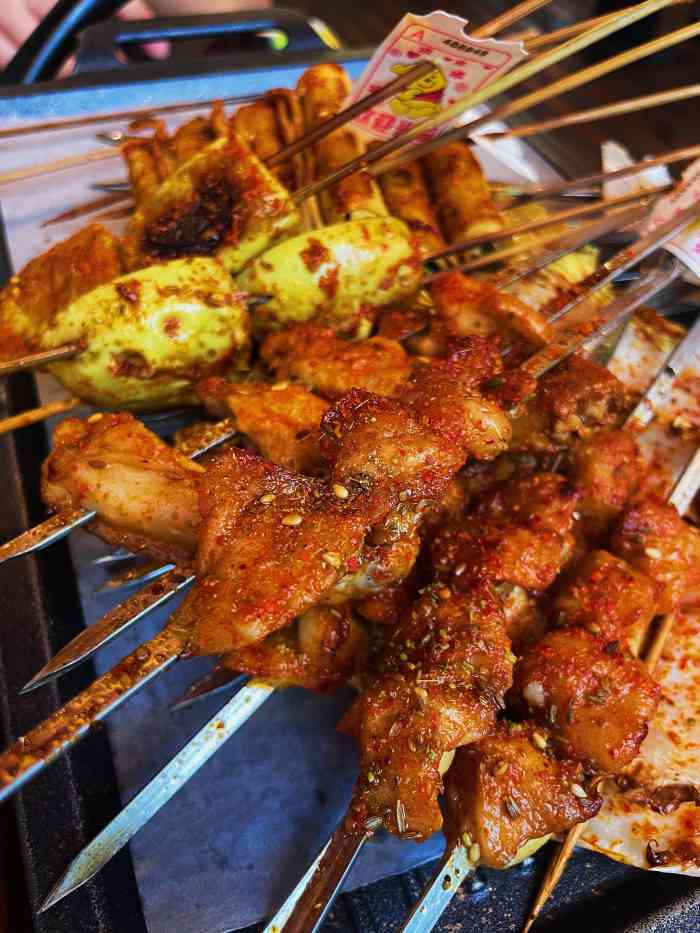 头牌·鹤岗小串(高沙一店)-"[服务铃]服务:因为是工作日吧,在外面.