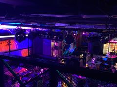 -UP嘻哈酒吧(粉巢店)