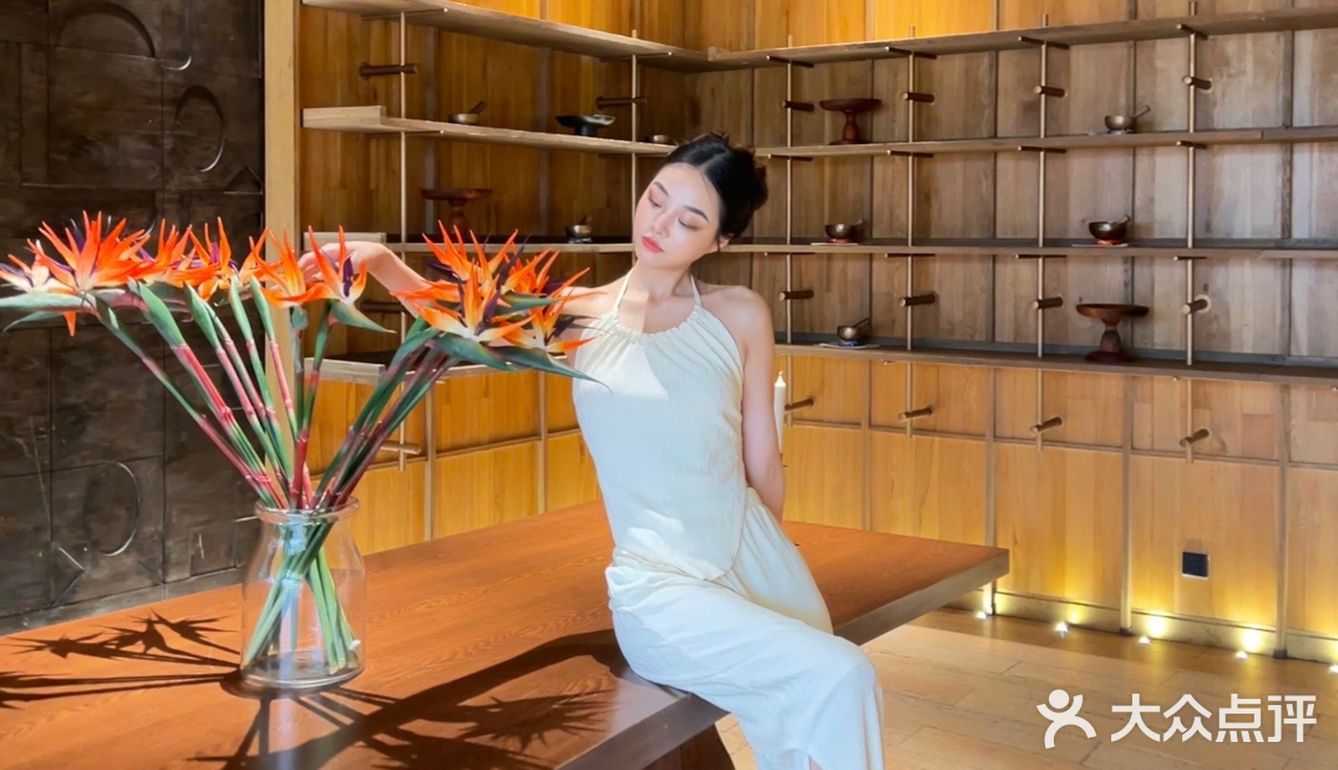 天啦噜！吃了个泰餐 拍了组绝美写真⁉️
