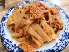 烧肉面皮-陈仓老街美食天地