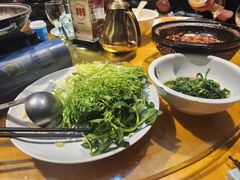 -国庆鱼头鱼尾馆(盛世华庭店)