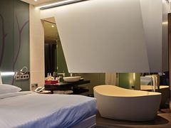 -西贡中心铂尔曼酒店