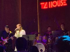 -TZ House音乐现场(来福士中心店)