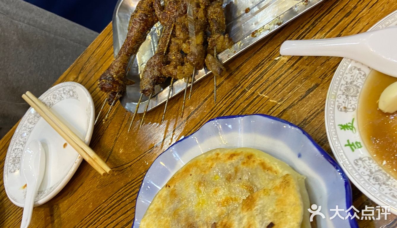 我们吃的火锅 烧烤 味道还可以