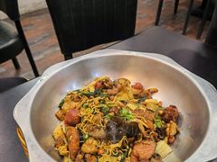 -愉肴麻辣香锅(中北镇店)