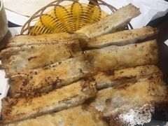 -阿洪锅贴王(小吃城店)