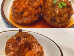 鸭蛋黄狮子头-梅飞酒家(名辉豪庭店)