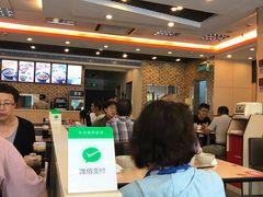 等位区-李先生牛肉面大王(上海站南广场店)