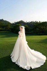 -喜爱高定婚纱摄影
