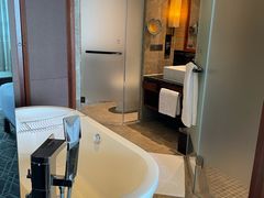 -三亚湾海居铂尔曼度假酒店