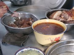 -巍山𤆵肉饵丝