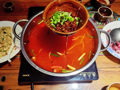 酸汤牛肉锅-侯家庄阿才有品私房菜馆