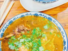 全家福鸭血粉丝汤-叶新小吃店(来凤小区总店)
