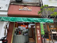 -Bánh Mì Huynh Hoa