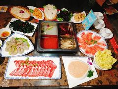 -月满大江经典火锅(任城路店)