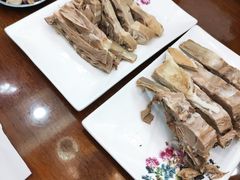 -伊源鼎盛餐饮服务有限公司