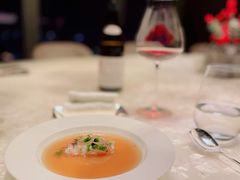 龙虾浓汤-广州四季酒店·佰鲜汇·现代法餐