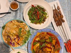 新疆大盘鸡-巴扎美食·新疆菜·西域歌舞表演餐厅(新疆大厦店)