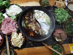 -重庆故事姊妹老火锅(财经学院店)