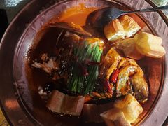 葱烧鱼头配油条-满乡小馆