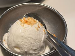 椰子冰激凌-胡麻(静安嘉里店)