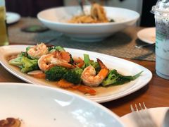 -Chom Cafe and Restaurant