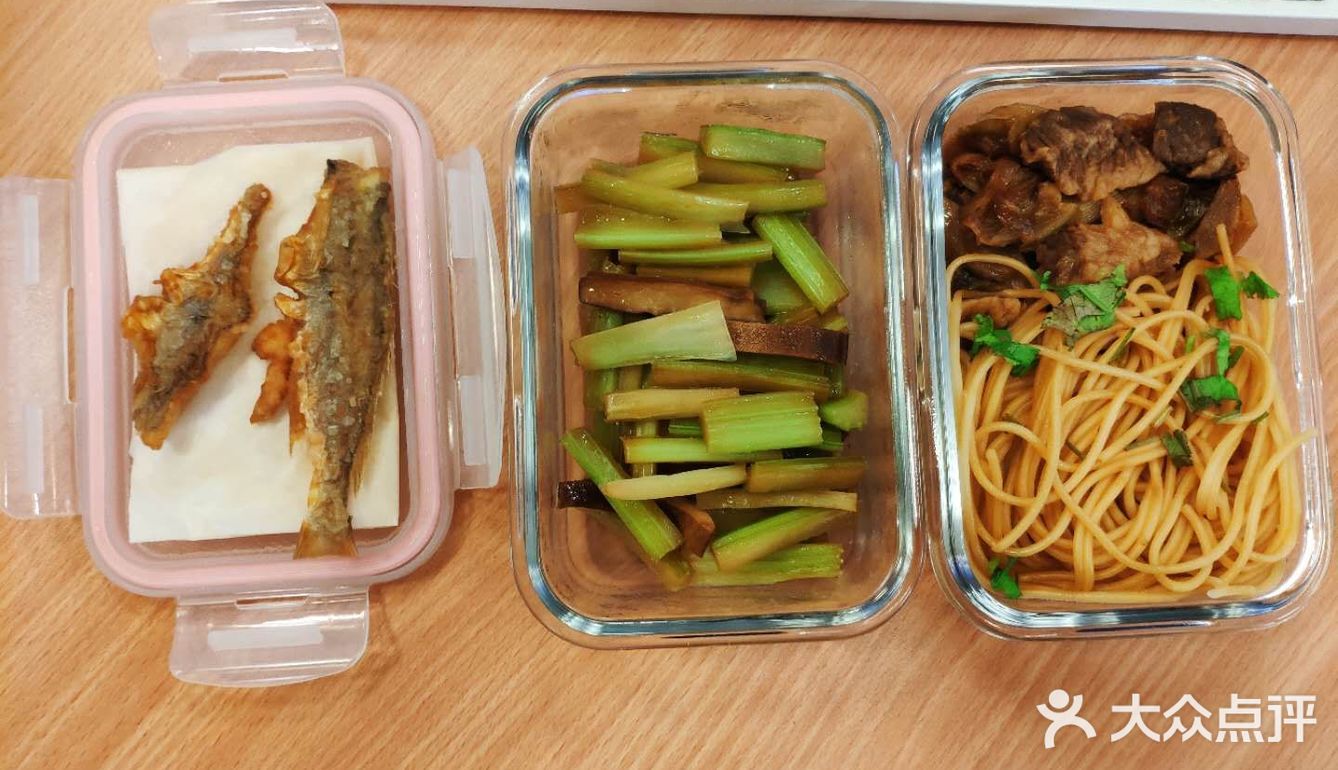 先生从初四上班到现在，大部分时间都是吃我准备的便当