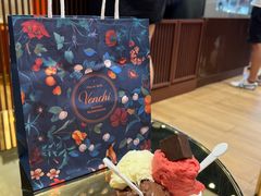-VENCHI 闻绮(上海佛罗伦萨小镇店)