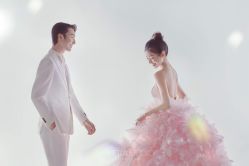 -至臻微拉婚纱摄影