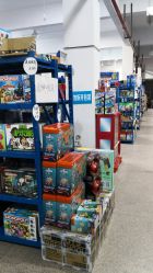 -逝水玩具折扣店
