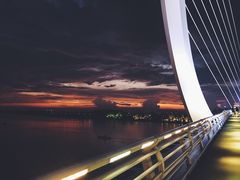-南京眼步行桥
