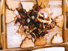 东镇烤三味-老东镇啤酒屋海鲜加工·蒸汽海鲜·海鲜烧烤(台东店)