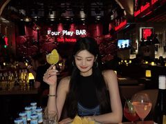 -FOUR PLAY BAR