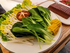 -三人行骨头王火锅(长寿店)