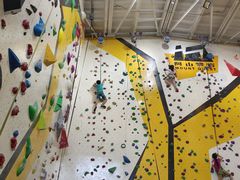 -问山MountQuest攀岩馆