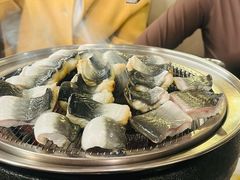 -围炉肉舍•炭烤活鳗•丹东海鲜烤肉(步行街店)