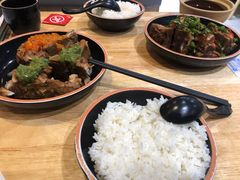 -万和春排骨砂锅米饭(新业广场店)