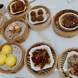 周日去的时候还要拿号等位，比较旺场