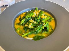 豌豆黄浸豌豆尖-半山腰·云南菜(侨福芳草地店)
