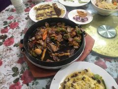 -青海特色美食小炒炕锅牦牛肉火锅