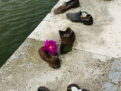 -多瑙河畔鞋履雕塑