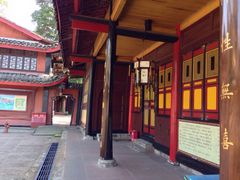 -峨眉山报国寺