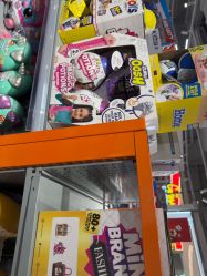 -逝水玩具折扣店