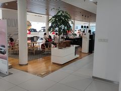-杭州中沃沃尔沃4S店(滨江区店)
