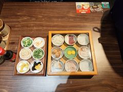 -良米山·云南野生菌过桥米线(上海首店)