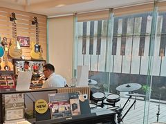 -柏斯音乐艺术中心·钢琴·吉他(上音店)