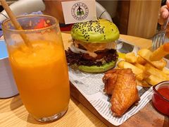 小蛮腰-LO CALCOW卡路力轻食主义餐厅(陆家嘴店)