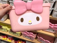 -名创优品(山东青岛华润万象城店)